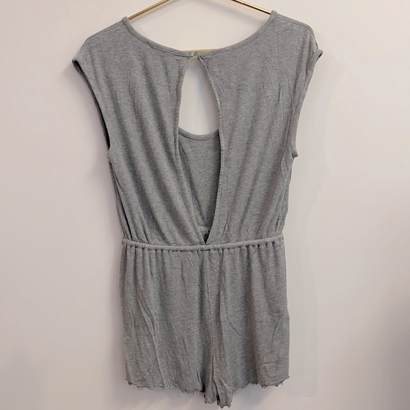 NWOT LOVERS AND FRIENDS Revolve Tracey Romper Small - Picture 6 of 6